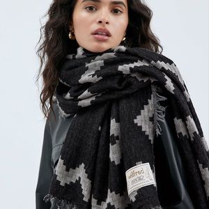 Wilfred Diamond Mosaic Blanket Scarf Aritzia